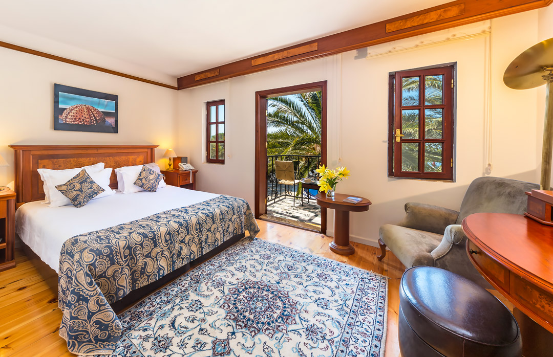 Standard poolside room